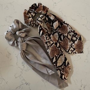 2 Scrunchies